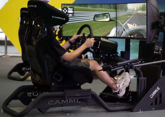 CAMMUSは人間工学に基づいて遊園地のための訓練のシミュレーターの運転を設計した